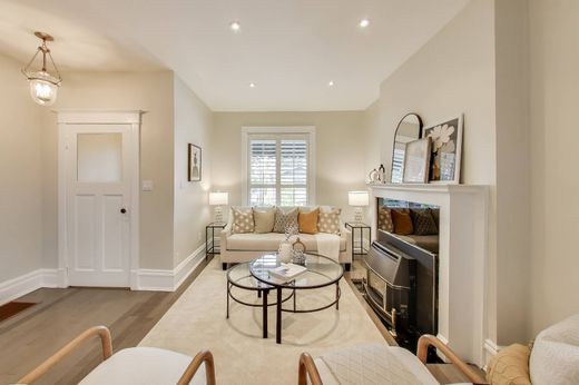 타운 하우스 / Toronto, Ontario