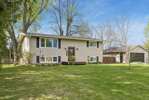 Luxury home in Lake Elmo, Washington County