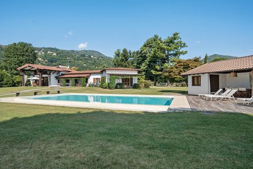 Villa à Lesa, Novare