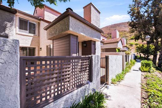 Dom miejski w Westlake Village, Los Angeles County
