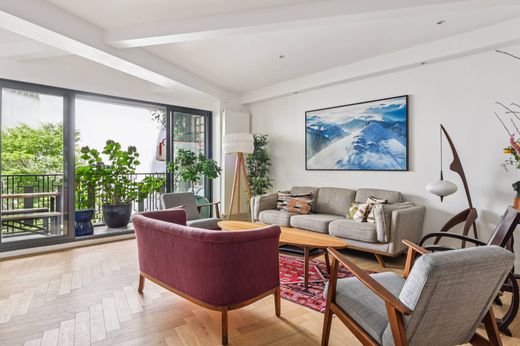 Apartment in Canal Saint Martin, Château d’Eau, Porte Saint-Denis, Paris