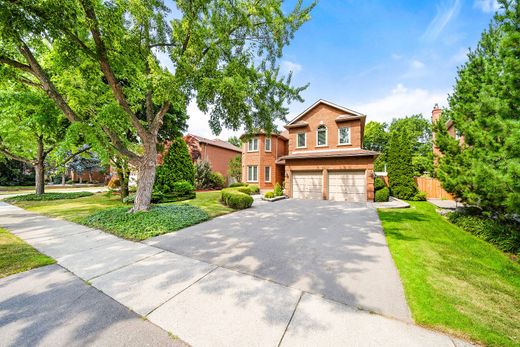 Detached House in Oakville, Ontario