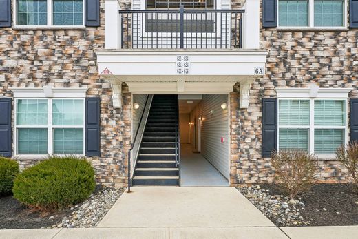 Apartment in Monroe Township, Middlesex County