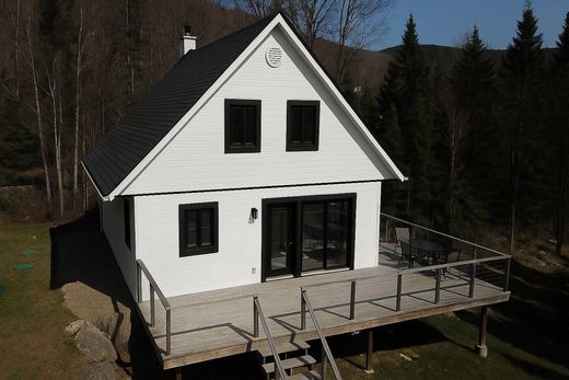 Detached House in Saint-Donat, Lanaudière