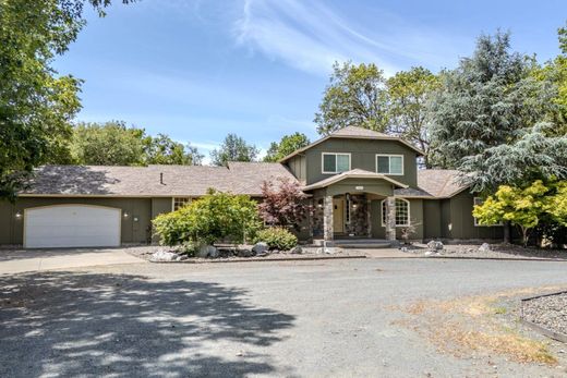 Luxury home in Grants Pass, Josephine County