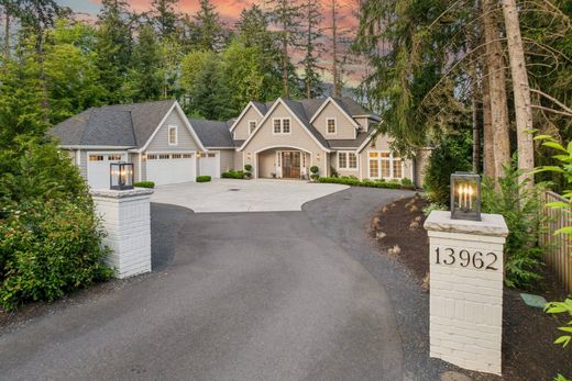 Luxury home in Lake Oswego, Clackamas County