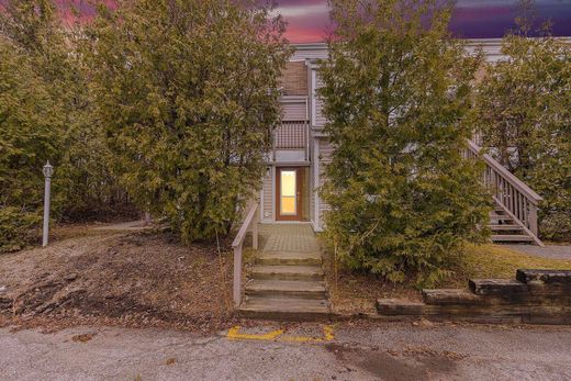 Apartment in Collingwood, Ontario