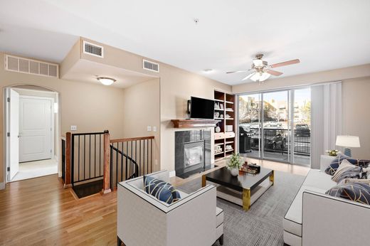 Apartment in Englewood, Arapahoe County