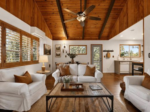 Luxury home in Cedar Glen, San Bernardino County
