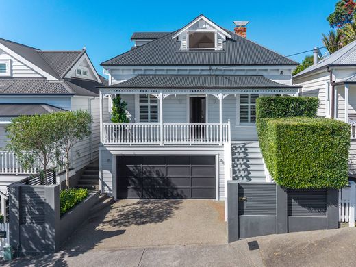 ‏בית חד-משפחתי ב  אוקלנד