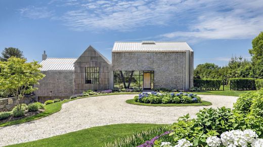 Detached House in East Hampton, Suffolk County