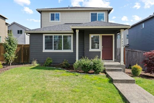Luxury home in Camas, Clark County