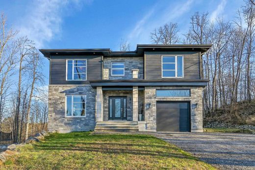 Einfamilienhaus in Cantley, Outaouais