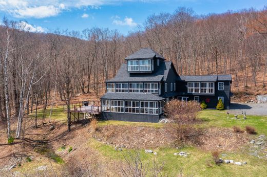 Detached House in Hancock, Berkshire County