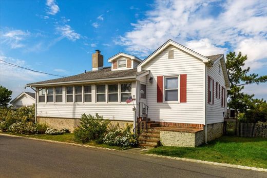 Detached House in Monmouth Beach, Monmouth County