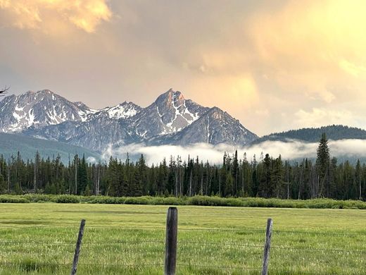 Grond in Stanley, Custer County