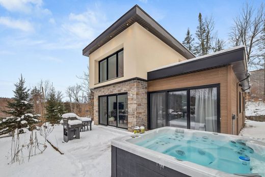 Detached House in La Conception, Laurentides