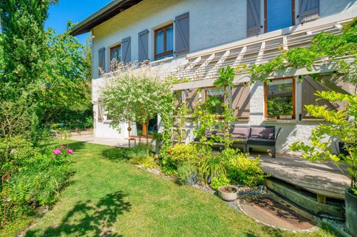 Casa en Annecy-le-Vieux, Alta Saboya