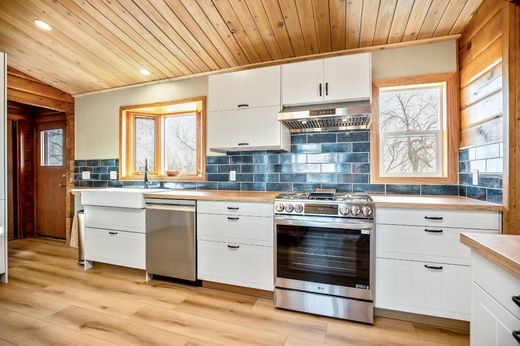 Country House in Foothills, Alberta