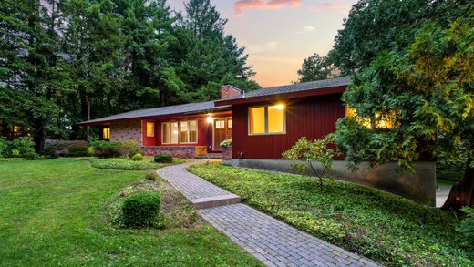 Vrijstaand huis in Pittsfield, Berkshire County