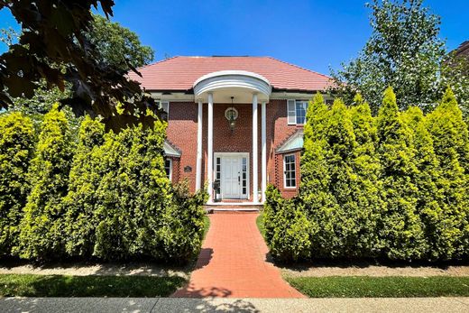 Vrijstaand huis in Forest Hills, Queens County