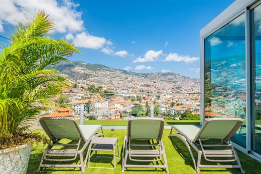 Apartment / Etagenwohnung in Funchal, Madeira