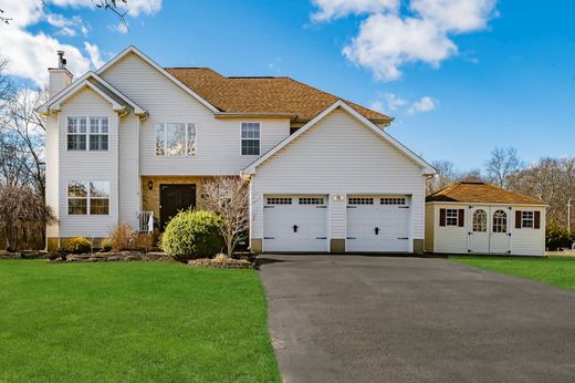 Detached House in Old Bridge, Middlesex County