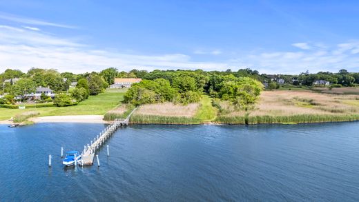 Luxury home in Bellport, Suffolk County