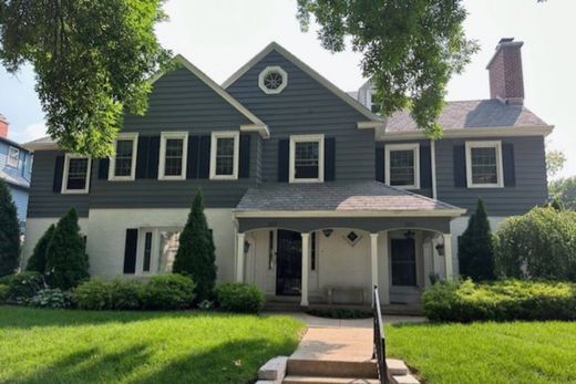 Duplex in Milwaukee, Milwaukee County