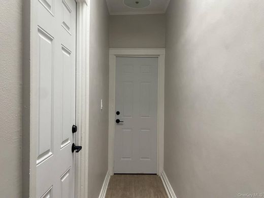 Apartment in Floral Park, Nassau County