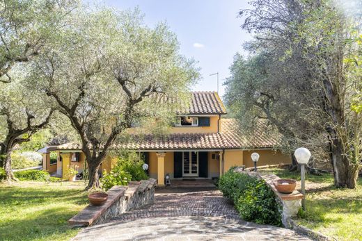 Villa in Castelnuovo di Porto, Rome