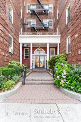 منزل ﻓﻲ Forest Hills, Queens County