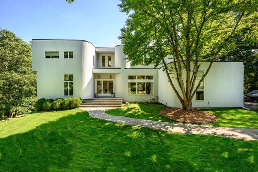 Detached House in Briarcliff Manor, Westchester County