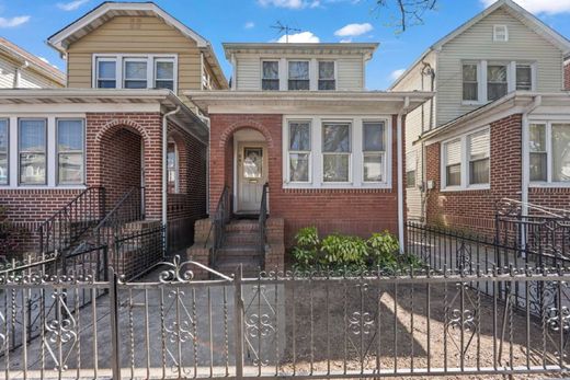Detached House in Brooklyn, Kings County