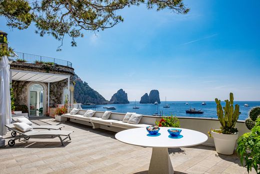 Villa Plurifamiliare a Capri, Napoli