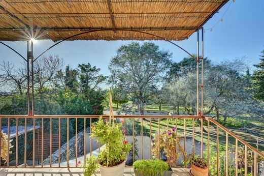 Vrijstaand huis in Arles, Bouches-du-Rhône