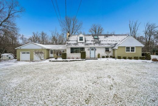 Detached House in Hillsborough, Somerset County