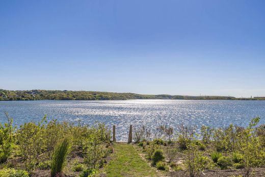 Detached House in Montauk, Suffolk County