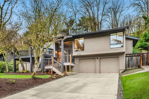 Detached House in Mercer Island, King County