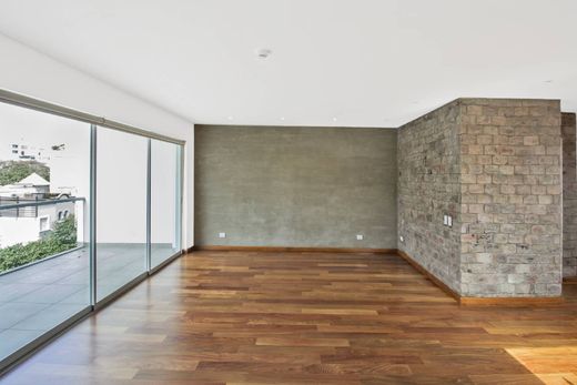 Duplex a San Isidro, Lima