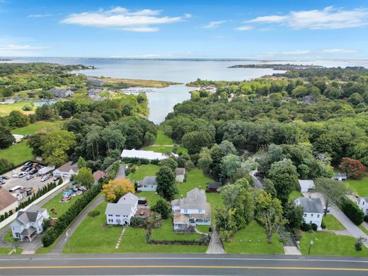 Detached House in East Moriches, Suffolk County