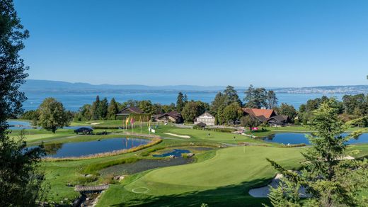 Évian-les-Bains, Haute-Savoieのアパートメント