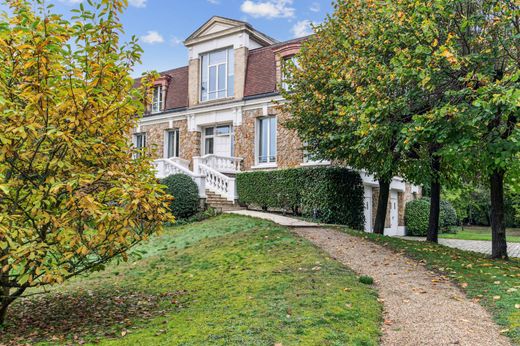 Detached House in Le Vésinet, Yvelines