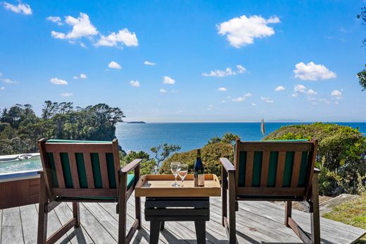 Luxury home in Rodney Point, Auckland