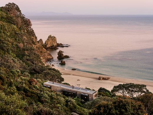 Luxe woning in Port Waikato, Waikato District