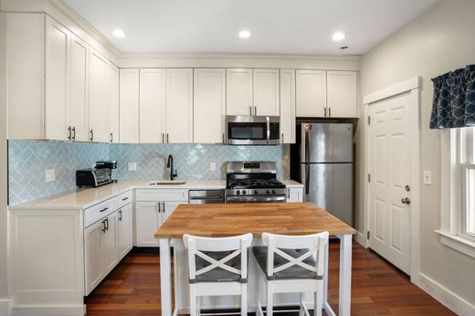 ﺷﻘﺔ ﻓﻲ بوسطن, Suffolk County