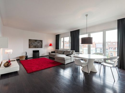 Apartment / Etagenwohnung in Ixelles/Elsene, Bruxelles-Capitale