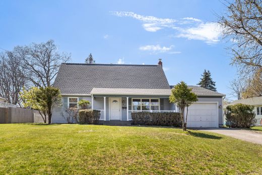 Detached House in Greenport, Suffolk County