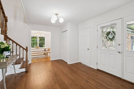 Detached House in Lake Forest, Lake County