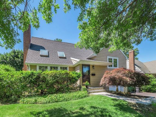 Einfamilienhaus in Port Washington, Nassau County